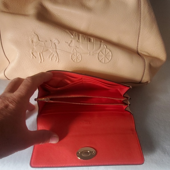 Set Coach pink shoulderbag and wallet - Picture 7 of 13